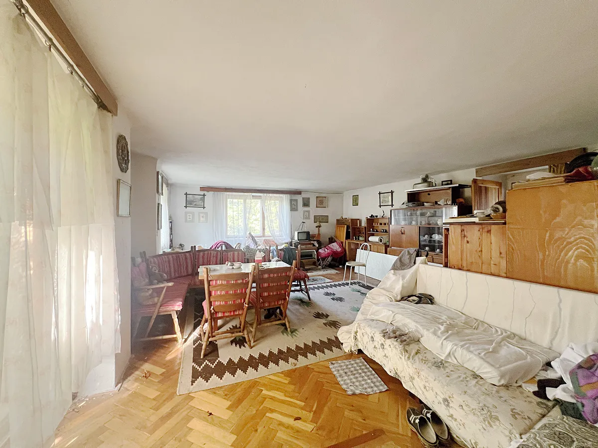 Prodej rodinného domu 250 m², pozemek 3975 m²